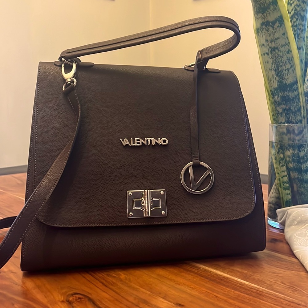 Valentino bag women , dark brown color like new.